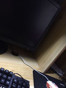 显示屏无信号但是主机还在运转